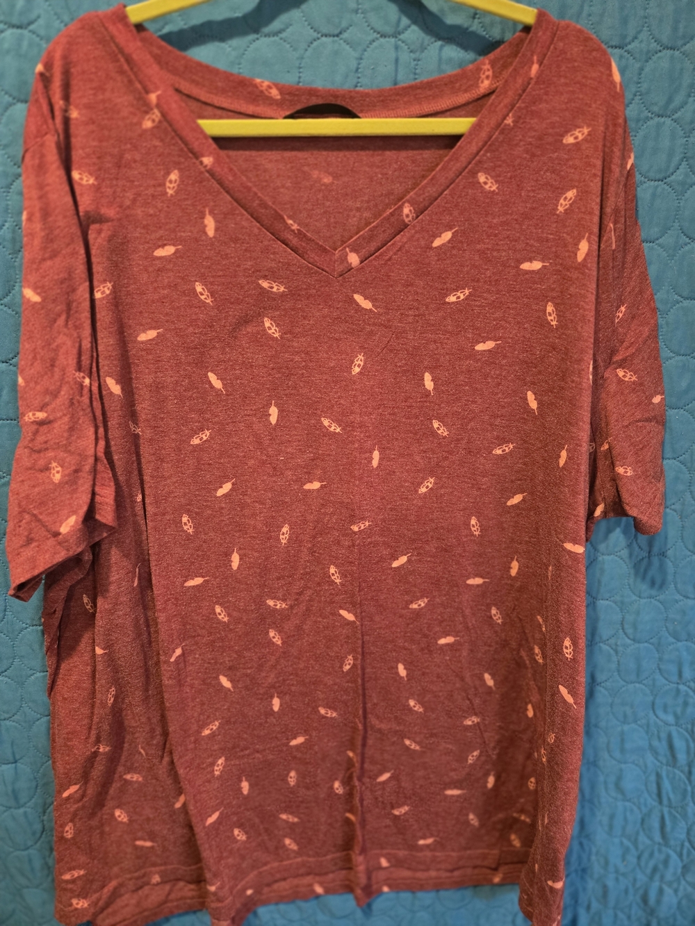 BloomChic Maroon V-Neck Tee with Light Feather Print